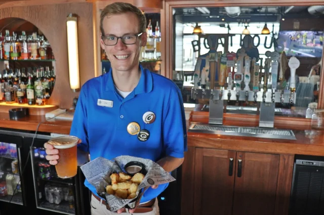 Happy Game Day! Head to The Boathouse tonight to cheer on The Pack with $5 Cheese Curds, $5 Green 19 IPAs from @titletownbrewingco, Wisconsin Brats and Chicago-Style Hot Dogs! #gameday #Packers #PackersGameDay #Wisconsin #Football #cheesecurds #beer #gamedayeats #BoathouseMadison